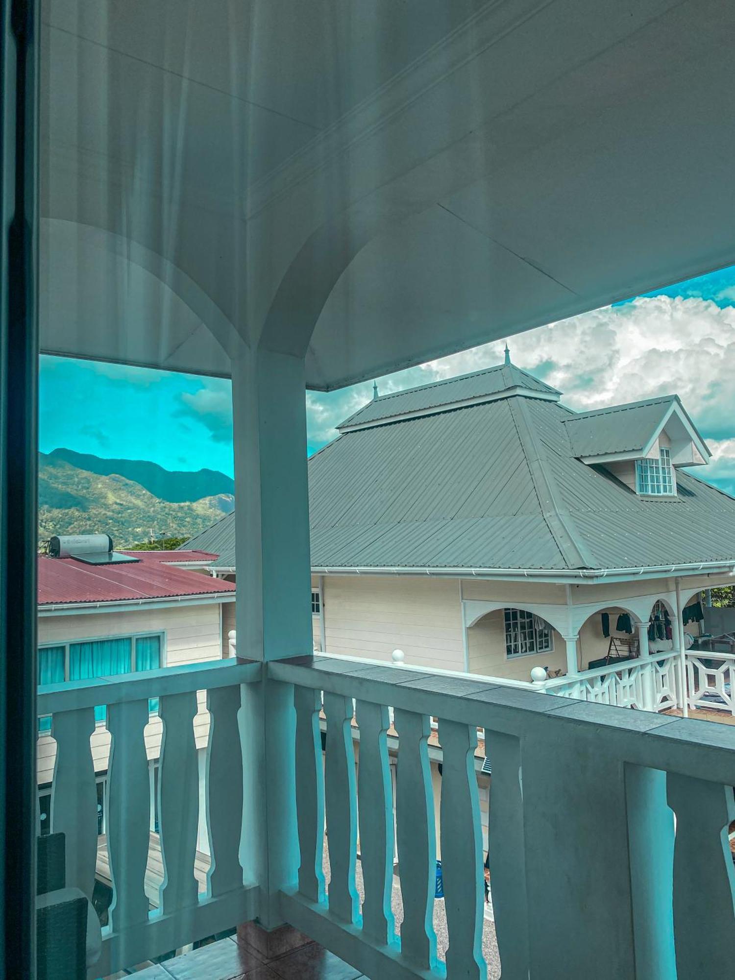Divers Lodge Guest House Beau Vallon  Exteriör bild