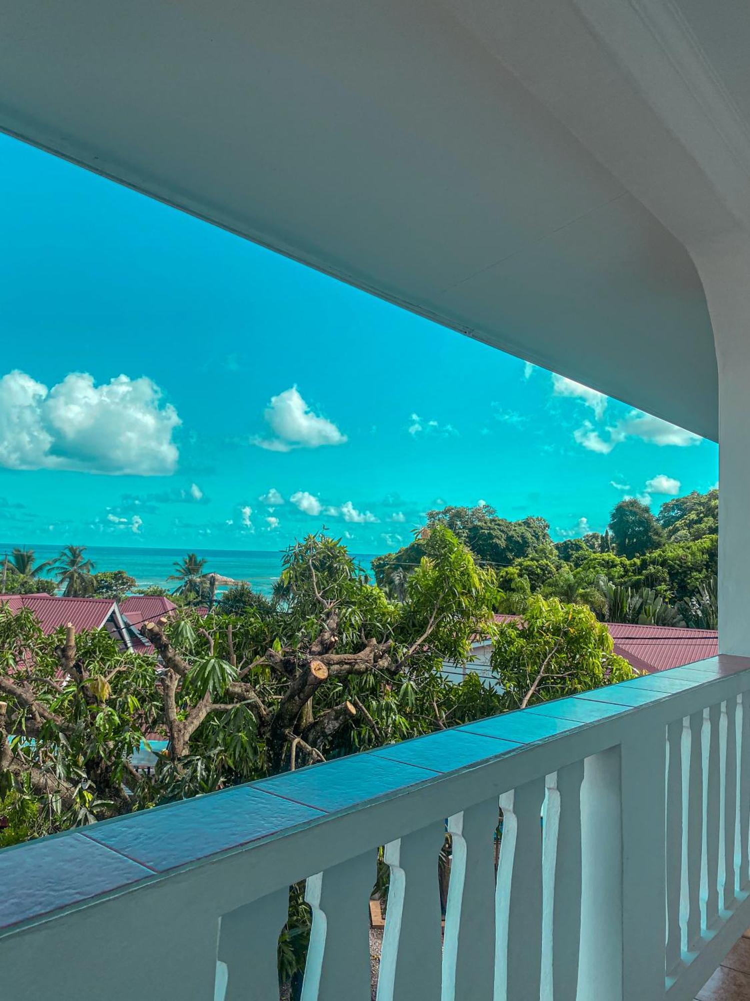 Divers Lodge Guest House Beau Vallon  Exteriör bild