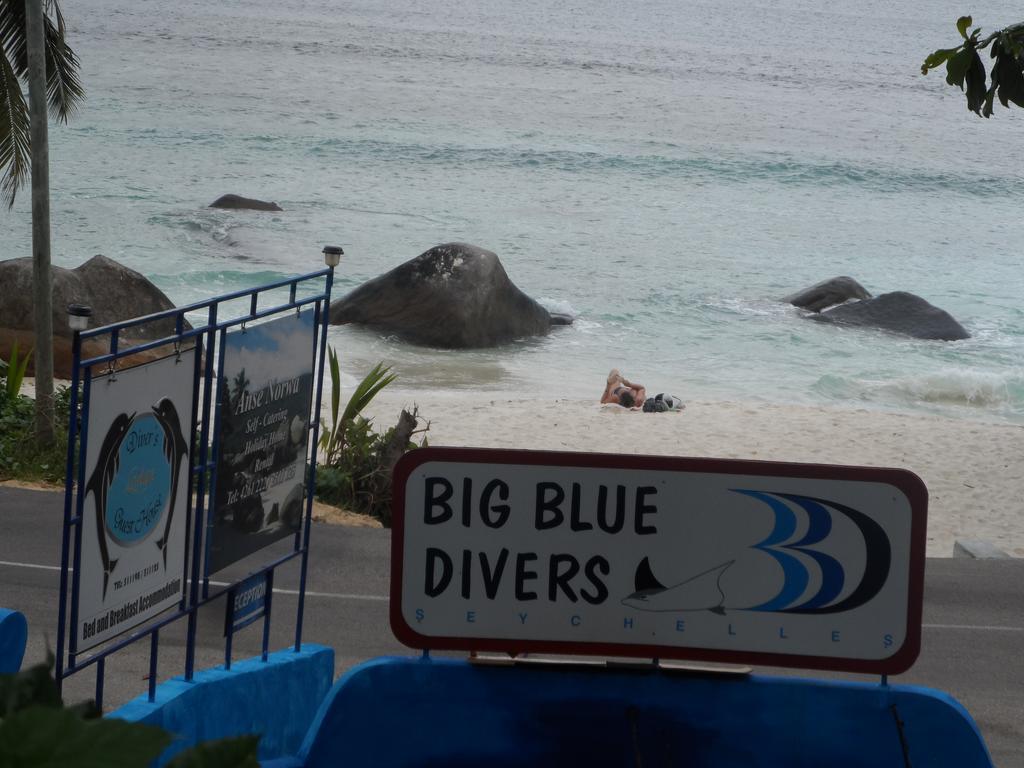 Divers Lodge Guest House Beau Vallon  Exteriör bild