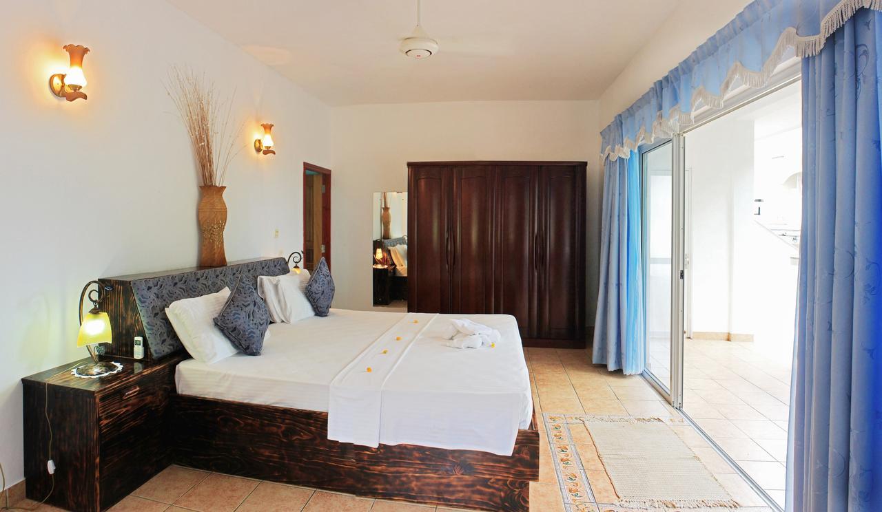 Divers Lodge Guest House Beau Vallon  Exteriör bild